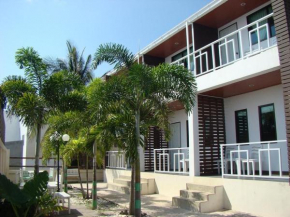 Sea beach Koh Larn 2 Hotel